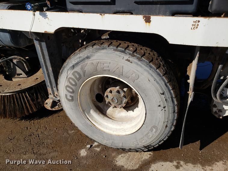 image for item DD3977 2003 Sterling SC8000 street sweeper truck