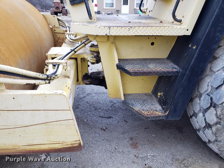 image for item DD3985 1996 Bomag BW213DH-2A single drum vibratory roller