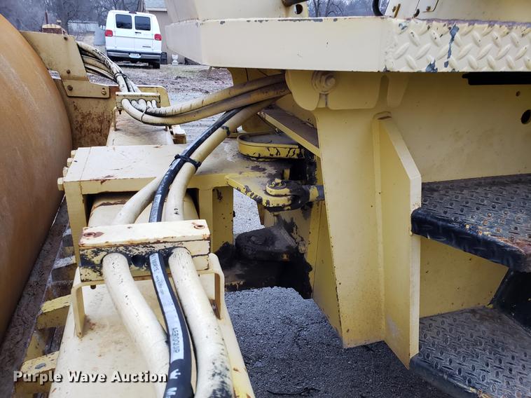 image for item DD3985 1996 Bomag BW213DH-2A single drum vibratory roller