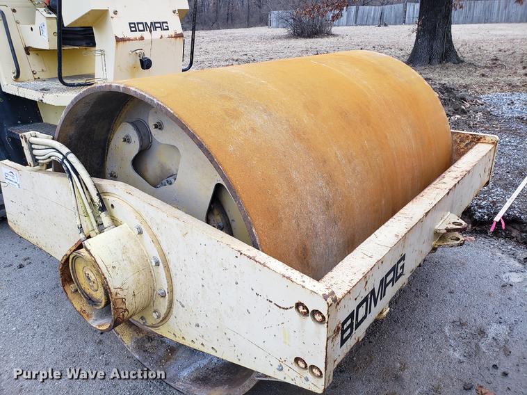 image for item DD3985 1996 Bomag BW213DH-2A single drum vibratory roller