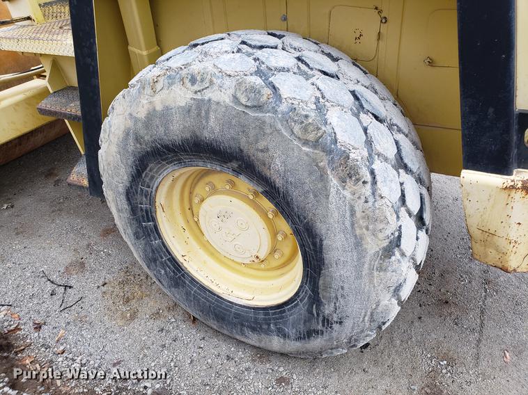 image for item DD3985 1996 Bomag BW213DH-2A single drum vibratory roller