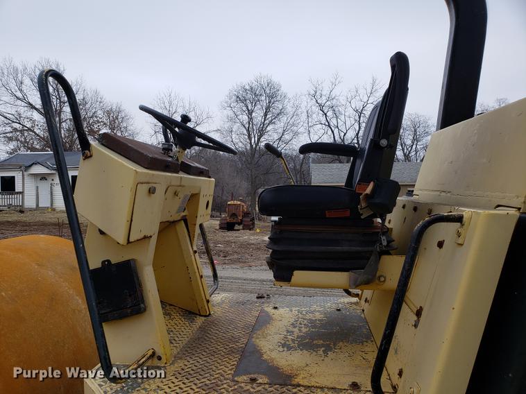 image for item DD3985 1996 Bomag BW213DH-2A single drum vibratory roller