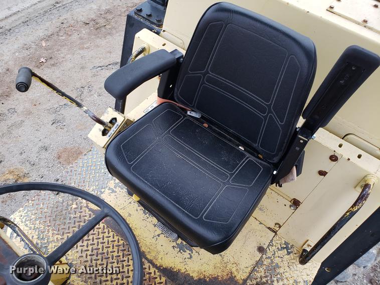 image for item DD3985 1996 Bomag BW213DH-2A single drum vibratory roller