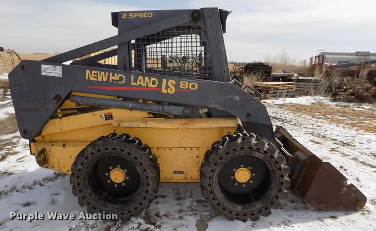 image for item DE7594 2001 New Holland LS180 skid steer