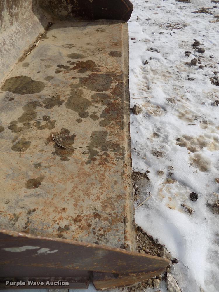 image for item DE7594 2001 New Holland LS180 skid steer