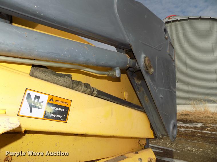 image for item DE7594 2001 New Holland LS180 skid steer