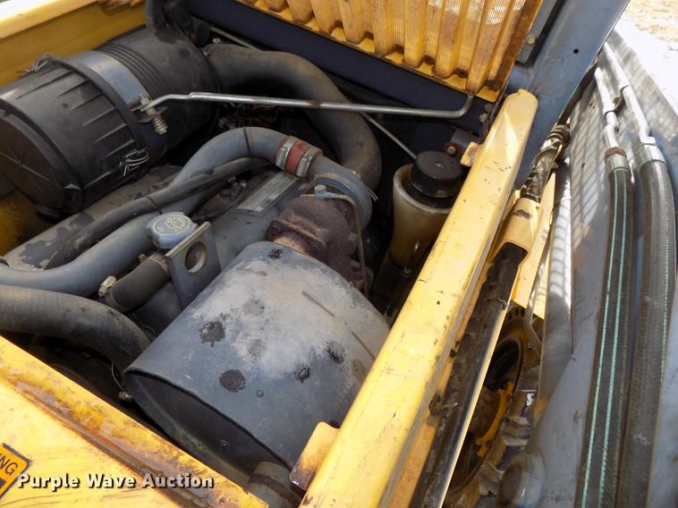 image for item DE7594 2001 New Holland LS180 skid steer