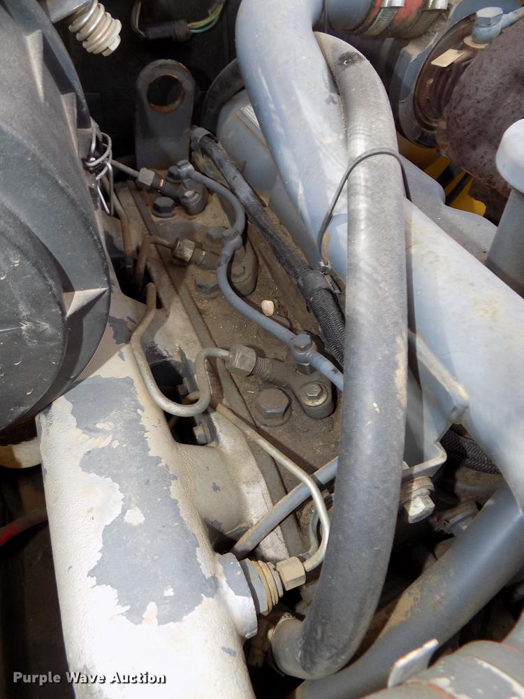 image for item DE7594 2001 New Holland LS180 skid steer