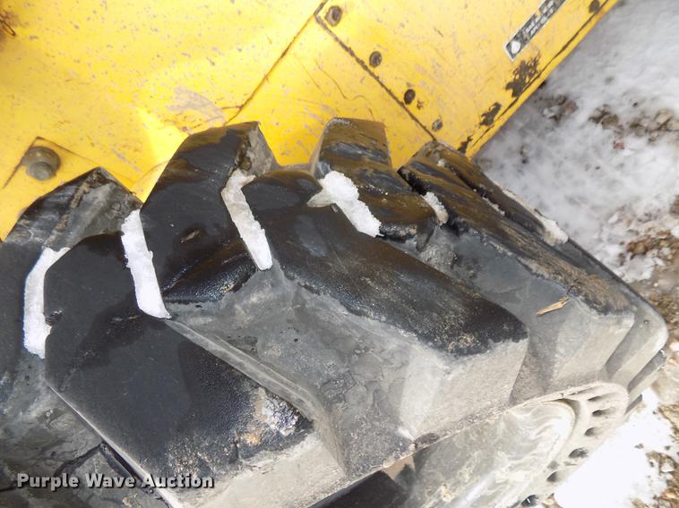 image for item DE7594 2001 New Holland LS180 skid steer