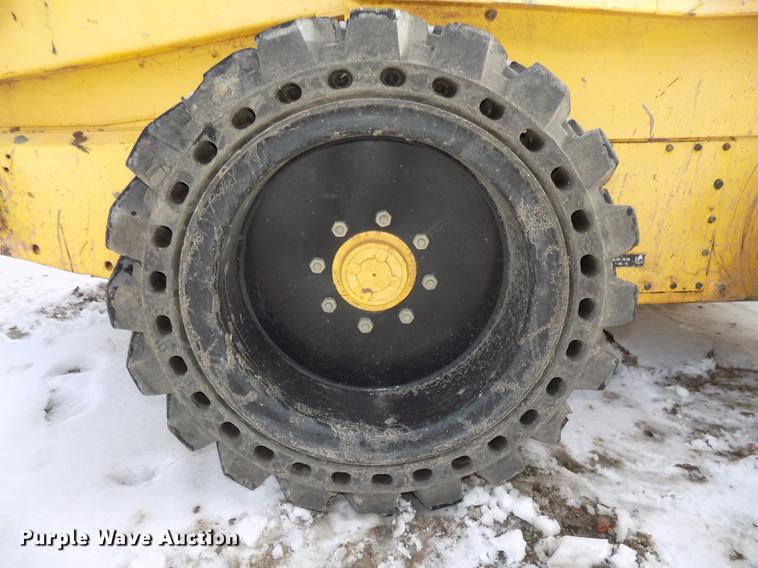 image for item DE7594 2001 New Holland LS180 skid steer