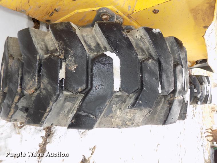 image for item DE7594 2001 New Holland LS180 skid steer