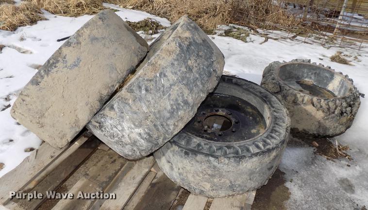 image for item DE7594 2001 New Holland LS180 skid steer