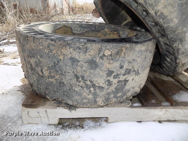 image for item DE7594 2001 New Holland LS180 skid steer