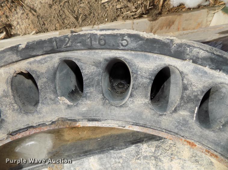 image for item DE7594 2001 New Holland LS180 skid steer