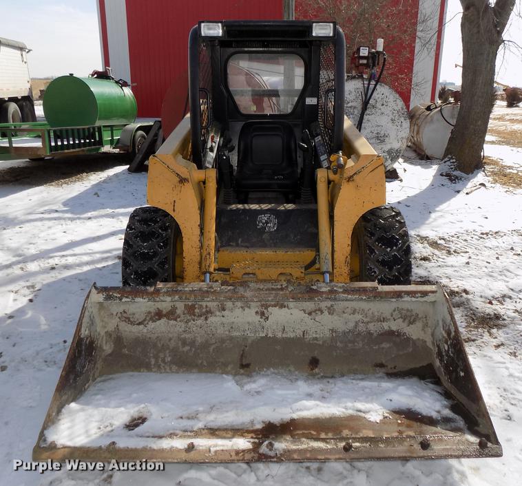 image for item DE7595 2005 John Deere 320 skid steer