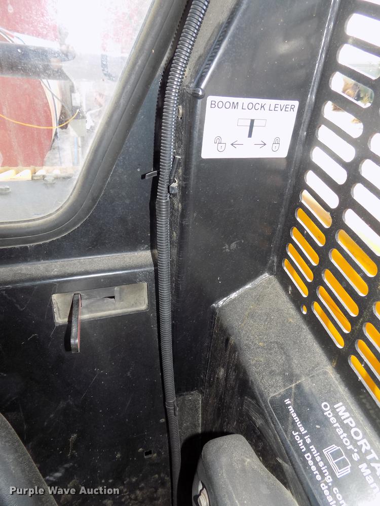 image for item DE7595 2005 John Deere 320 skid steer