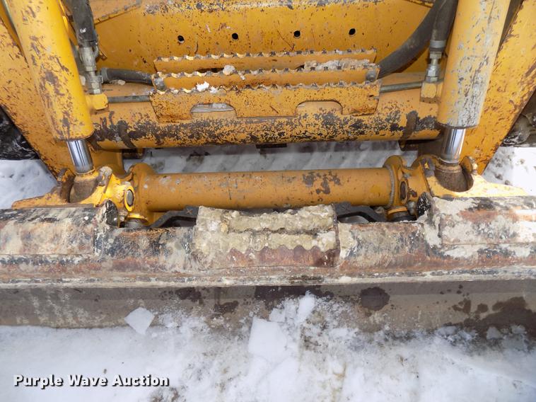 image for item DE7595 2005 John Deere 320 skid steer