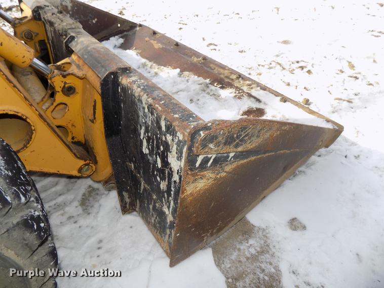 image for item DE7595 2005 John Deere 320 skid steer