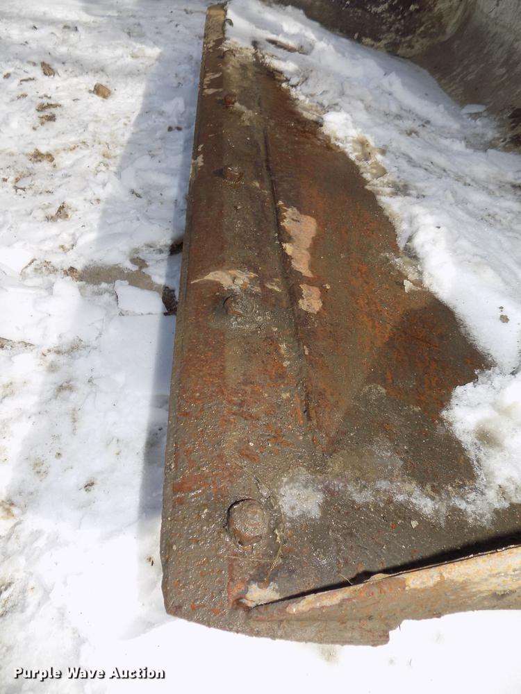 image for item DE7595 2005 John Deere 320 skid steer