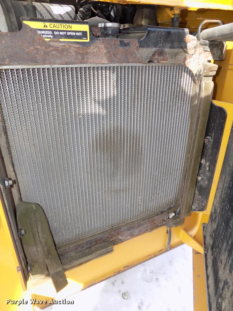image for item DE7595 2005 John Deere 320 skid steer