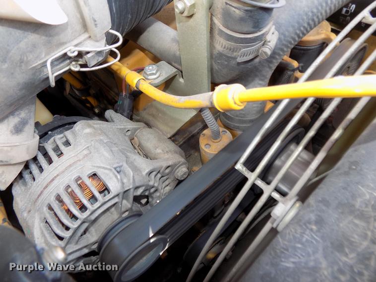 image for item DE7595 2005 John Deere 320 skid steer