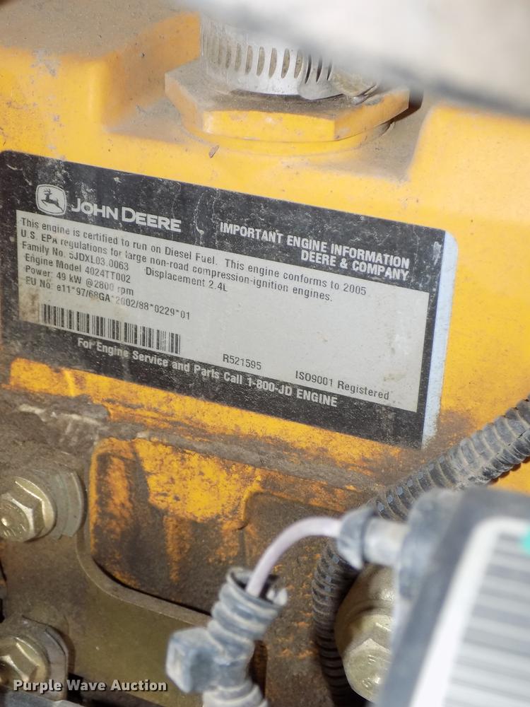 image for item DE7595 2005 John Deere 320 skid steer