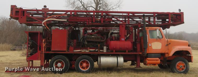 image for item DE8800 1979 International F2574 drilling rig truck