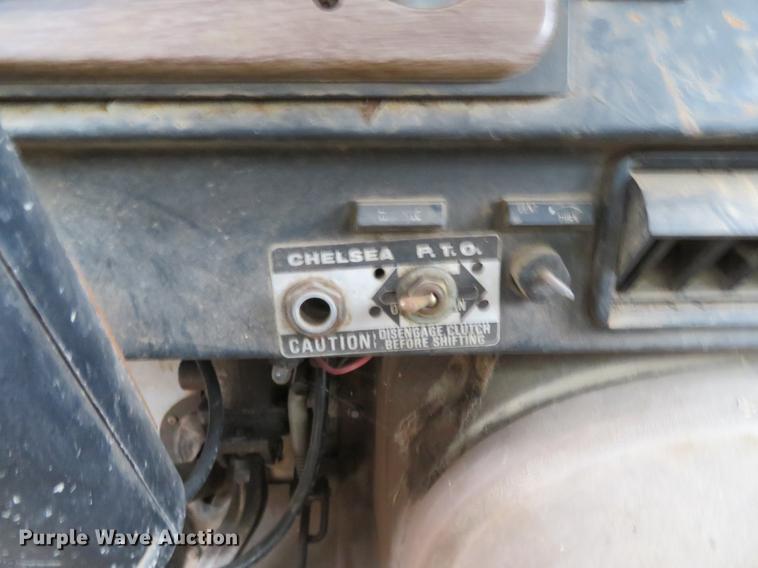 image for item DE8800 1979 International F2574 drilling rig truck