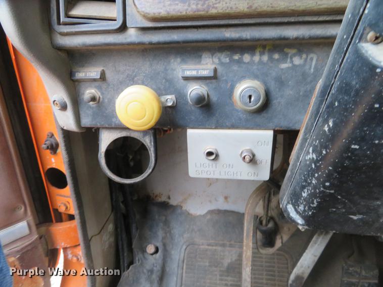 image for item DE8800 1979 International F2574 drilling rig truck