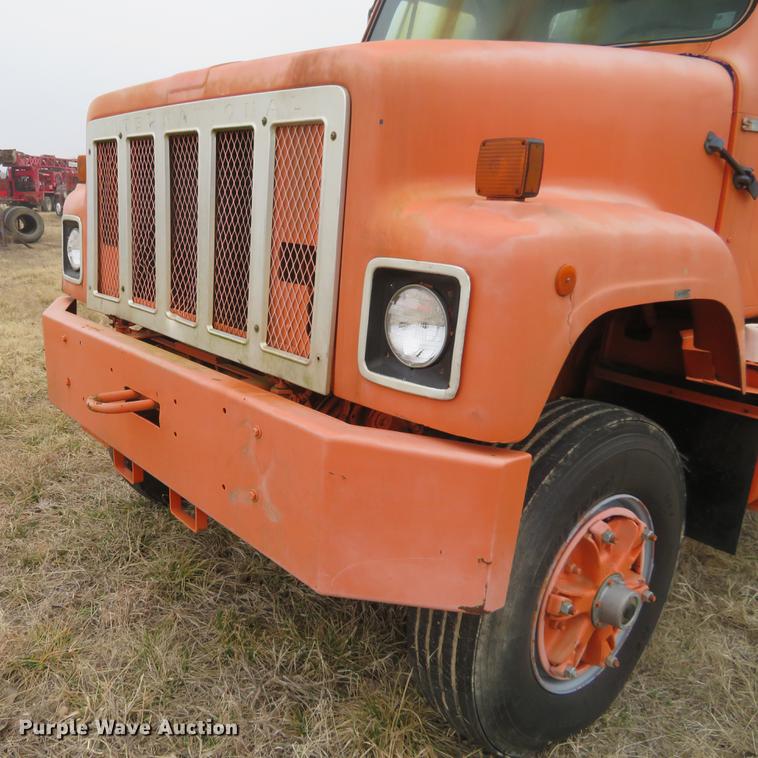 image for item DE8800 1979 International F2574 drilling rig truck