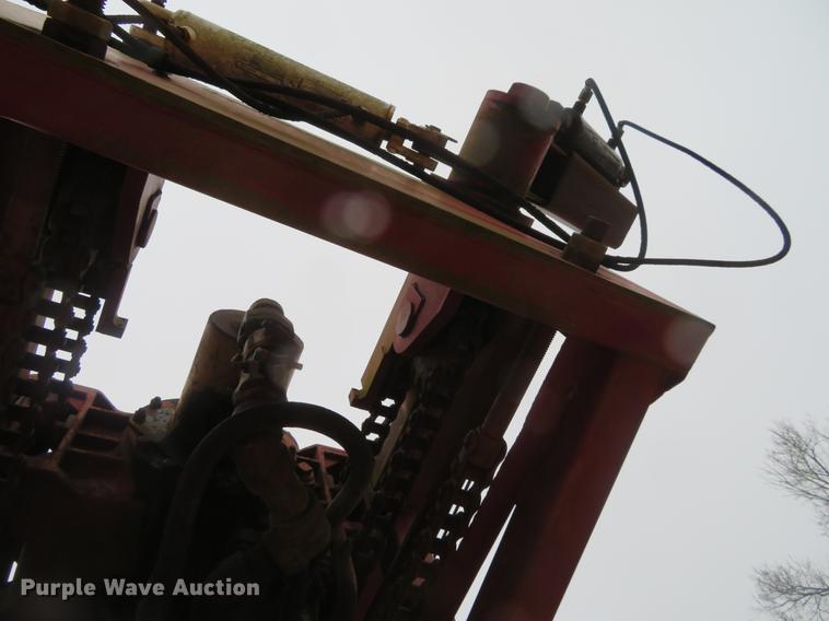 image for item DE8800 1979 International F2574 drilling rig truck