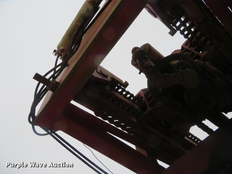 image for item DE8800 1979 International F2574 drilling rig truck