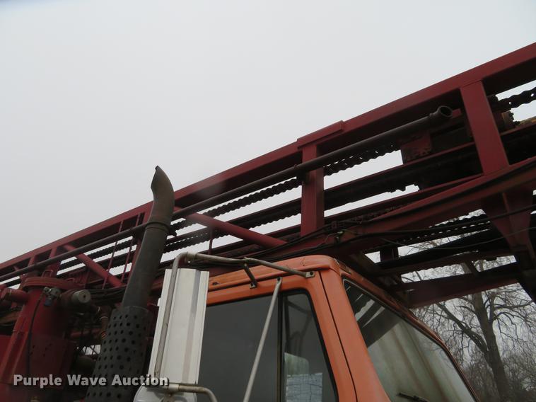 image for item DE8800 1979 International F2574 drilling rig truck