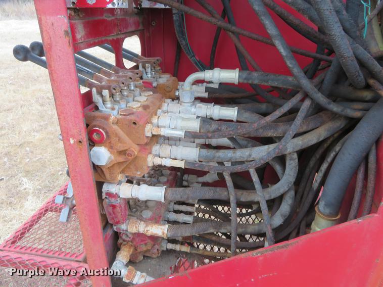 image for item DE8800 1979 International F2574 drilling rig truck