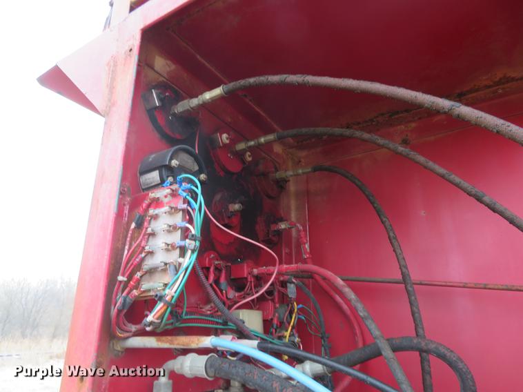 image for item DE8800 1979 International F2574 drilling rig truck