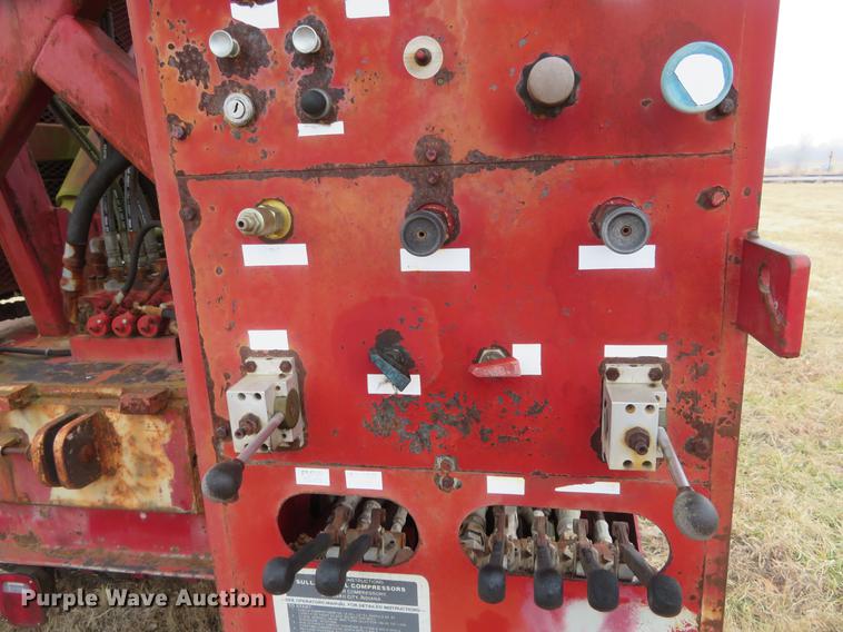 image for item DE8800 1979 International F2574 drilling rig truck