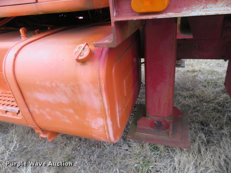 image for item DE8800 1979 International F2574 drilling rig truck