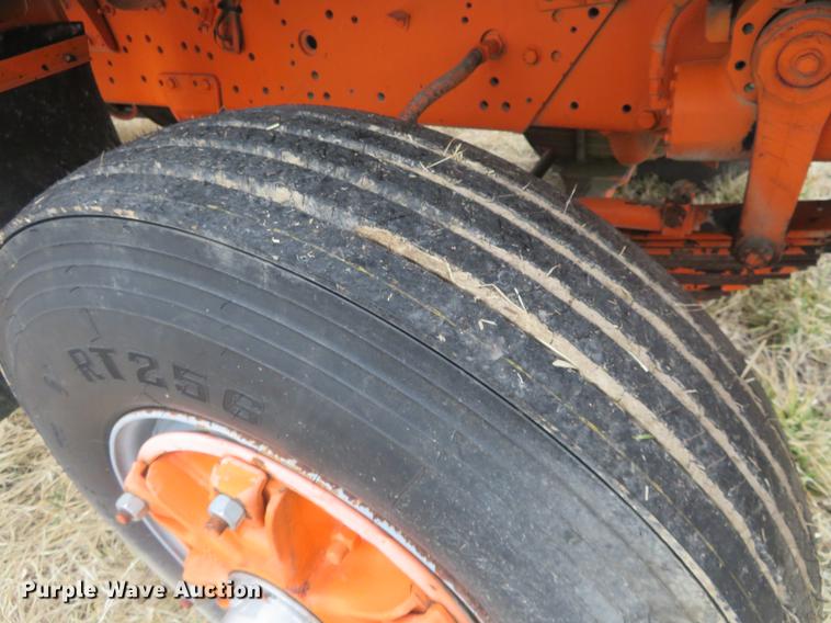 image for item DE8800 1979 International F2574 drilling rig truck