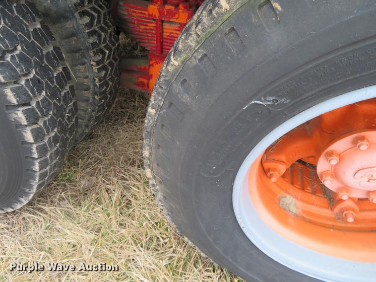 image for item DE8800 1979 International F2574 drilling rig truck