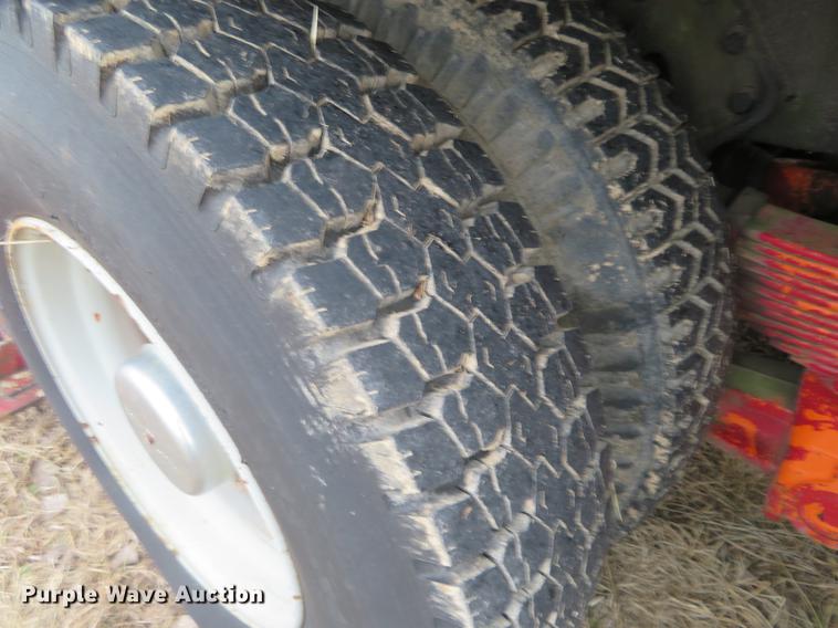 image for item DE8800 1979 International F2574 drilling rig truck