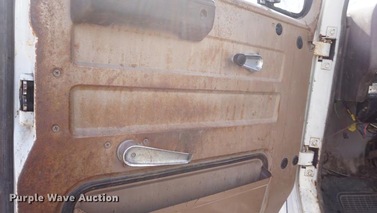 image for item DF7626 1981 International S1800 tank truck