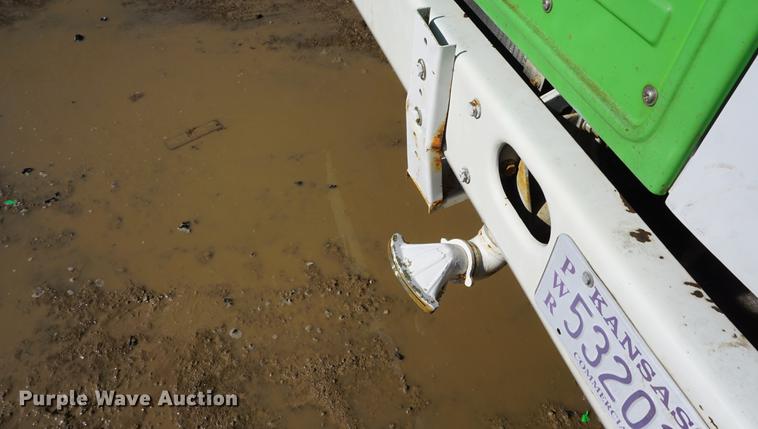 image for item DF7626 1981 International S1800 tank truck