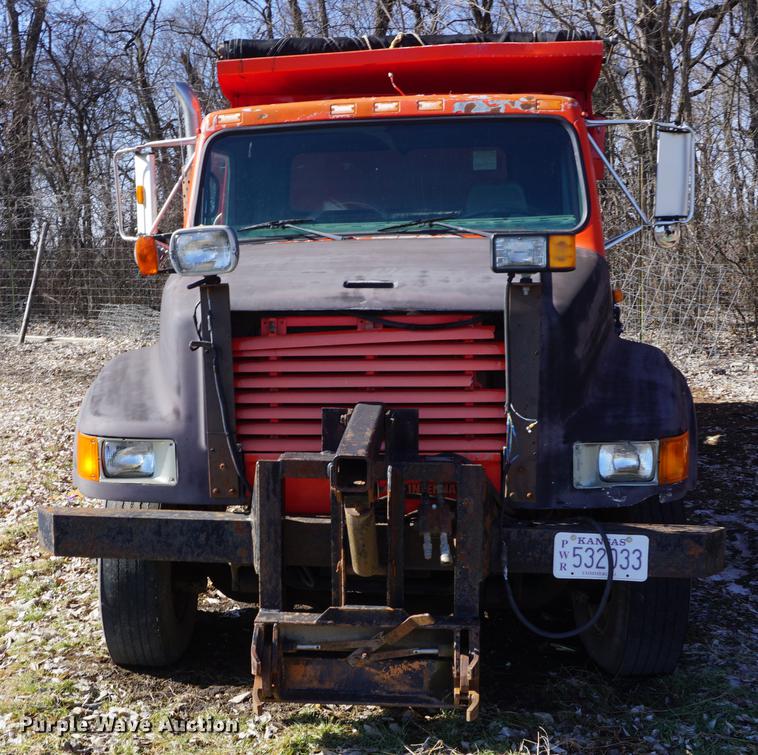 image for item DF7628 1991 International 4900 dump truck