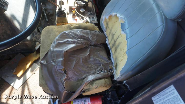 image for item DF7628 1991 International 4900 dump truck