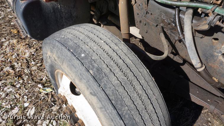 image for item DF7628 1991 International 4900 dump truck