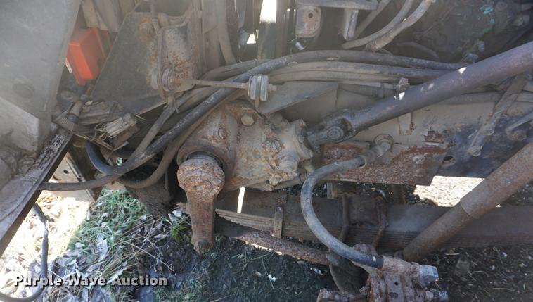 image for item DF7628 1991 International 4900 dump truck