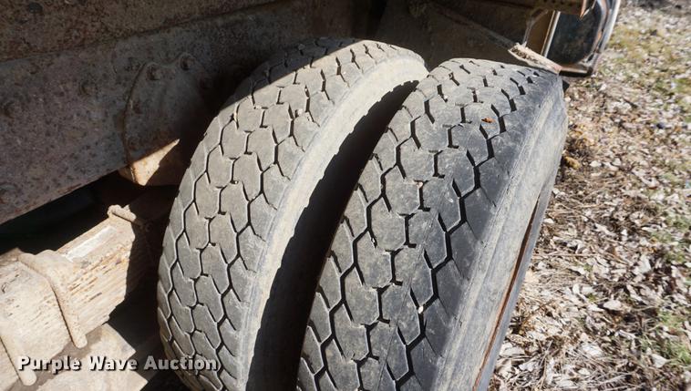 image for item DF7628 1991 International 4900 dump truck