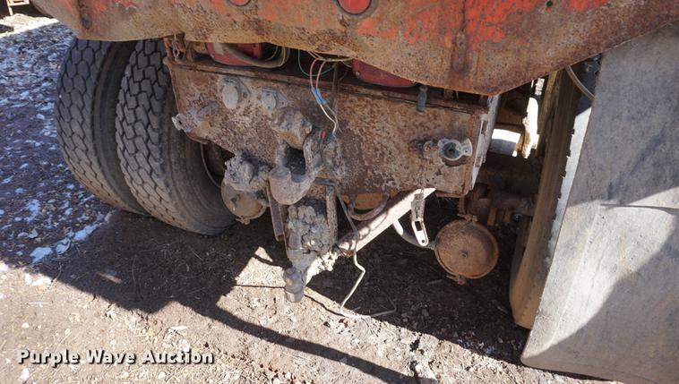 image for item DF7628 1991 International 4900 dump truck