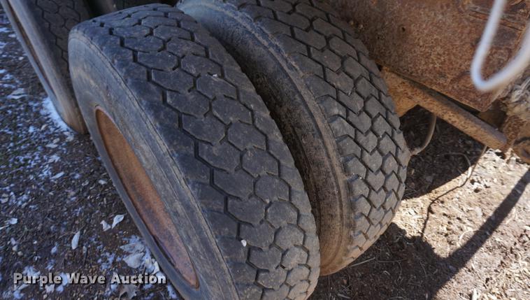 image for item DF7628 1991 International 4900 dump truck