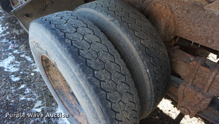 image for item DF7628 1991 International 4900 dump truck